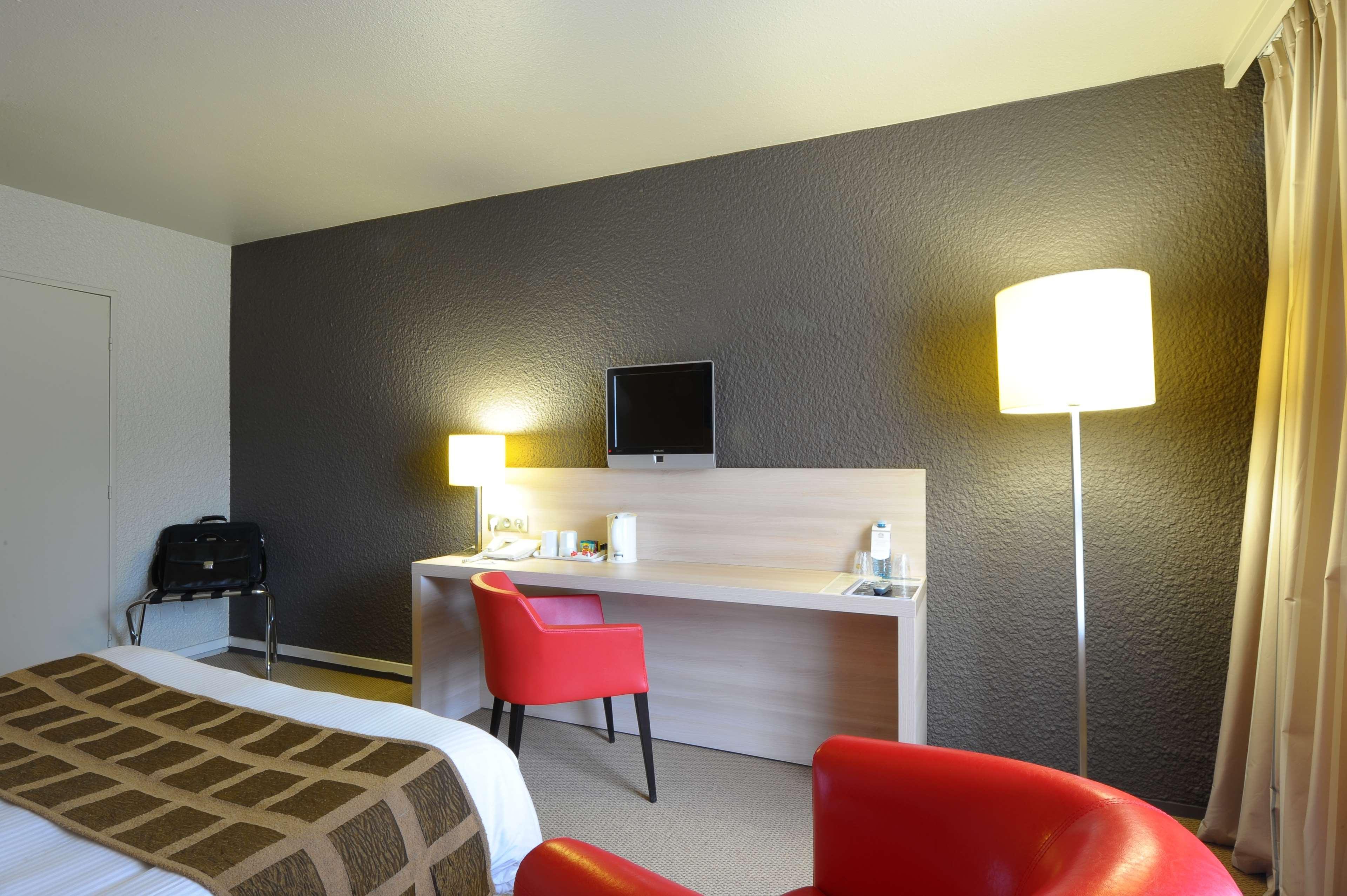 Best Western Porte Du Forez Андрезьё-Бутеон Экстерьер фото