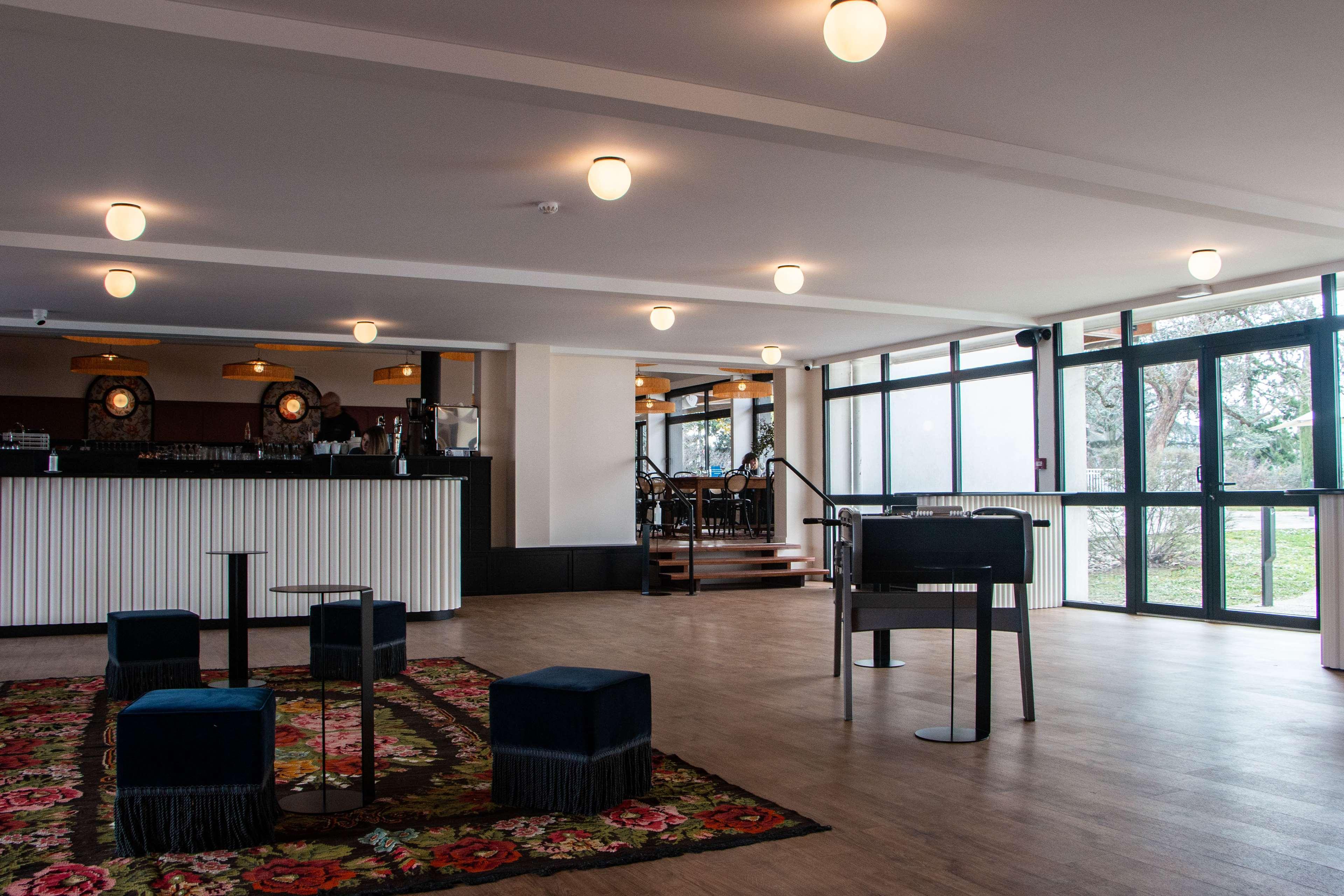 Best Western Porte Du Forez Андрезьё-Бутеон Экстерьер фото